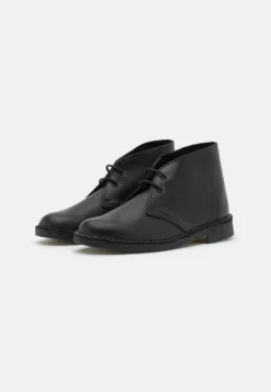 Clarks Originals Desert Boot - Korte Laarzen - Black Polished 8 Clarks Originals Desert Boot - Korte Laarzen - Black Polished -Damesschoenen 0180575600444a8bb1eb622fbcd49ba1 scaled
