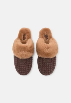 Ugg Cozy - Pantoffels - Burnt Cedar -Damesschoenen 04acdc4656db4a4fb950a2df8044e71f scaled