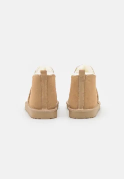 Pier One Leather- Pantoffels - Beige 9 Pier One Leather- Pantoffels - Beige -Damesschoenen 05ba2173d3144a79a53b40d84637288e scaled