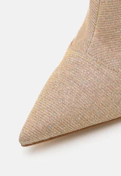 MICHAEL Michael Kors Clara - Korte Laarzen - Camel/Multi-Coloured -Damesschoenen 099cacdefcb846a9844779373d444dd1 scaled