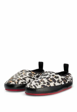 Hugo Cozy Leo - Pantoffels - Patterned Ten 11 Hugo Cozy Leo - Pantoffels - Patterned Ten -Damesschoenen 0e1a32ff0dd54079a36c3b4538e7abc4 scaled