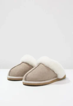 Shepherd Jessica - Pantoffels - Stone 10 Shepherd Jessica - Pantoffels - Stone -Damesschoenen 13afd510349a40e8b4dd717f7a0dbc39
