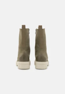 Caprice Enkellaarsjes Met Plateauzool - Cactus 9 Caprice Enkellaarsjes Met Plateauzool - Cactus -Damesschoenen 1851d81a0bc047b1867760bd6f6fb400 scaled