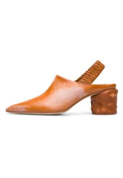 Juanita - Klassieke Pumps - Braun