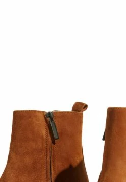 Alba - Korte Laarzen - ChestnutSuede 8 Alba - Korte Laarzen - ChestnutSuede -Damesschoenen 2b67eb7e912b4c3780b0fdb3feac081e