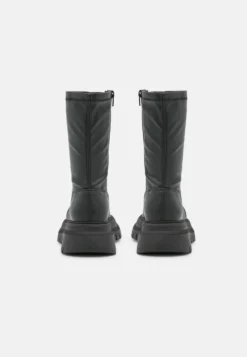 Pavement Halsey - Korte Laarzen - Black -Damesschoenen 2ebff9410bb44b2b8706b8fb1306480c scaled