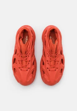 Adidas Originals Adifom Q Unisex - Sneakers Laag - Preloved Red/Shadow Red -Damesschoenen 3175619201c044b78f2fa5a438838c36 scaled