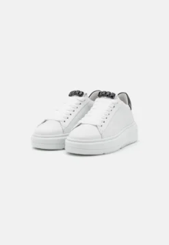 Kennel & Schmenger Turn - Sneakers Laag - Bianco/Schwarz 8 Kennel & Schmenger Turn - Sneakers Laag - Bianco/Schwarz -Damesschoenen 32097b0263ba493a83d34c85a943d9f4 scaled