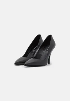 Patrizia Pepe Klassieke Pumps - Nero 9 Patrizia Pepe Klassieke Pumps - Nero -Damesschoenen 345bde9e11d243fcb574c428ef954708 scaled