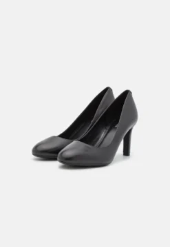 MICHAEL Michael Kors Chantal Flex- Klassieke Pumps - Black -Damesschoenen 39498a5428524ad3a7afebda2b38eca6 scaled
