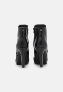 Buffalo Vegan Roxana - Enkellaarsjes Met Plateauzool - Black -Damesschoenen 39ae1cbff8324b419f6bd17a8a30be64 scaled