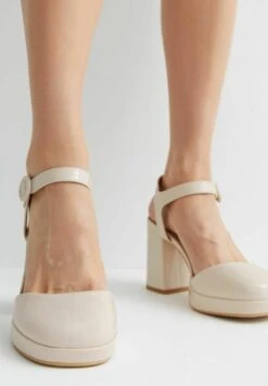 Wide Fit Court - Plateaupumps - Off White