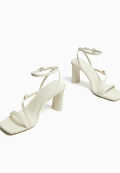 BERSHKA With Ankle Strap - Strappy 11720160 - Sandalen - White 10 BERSHKA With Ankle Strap - Strappy 11720160 - Sandalen - White -Damesschoenen 3e3c088de30d4231ba930995e01879fe scaled