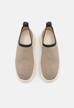 Rag & Bone Brixley Slip On - Sneakers Laag - Creme/Black 11 Rag & Bone Brixley Slip On - Sneakers Laag - Creme/Black -Damesschoenen 451a823add624f4da7021664cfcb4ab7 scaled