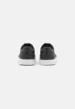 Calvin Klein Profile Lace Up Tech Sat - Sneakers Laag - Black 9 Calvin Klein Profile Lace Up Tech Sat - Sneakers Laag - Black -Damesschoenen 4a30c6584bd84695801f7f7310876090 scaled