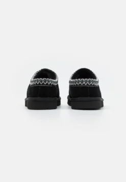 Ugg Tasman - Pantoffels - Black 13 Ugg Tasman - Pantoffels - Black -Damesschoenen 4e6df3f80497493dbddf56c270342e1a scaled