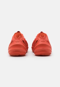 Adidas Originals Adifom Q Unisex - Sneakers Laag - Preloved Red/Shadow Red -Damesschoenen 5f7cee759462499690e0ac9365ec1c53 scaled