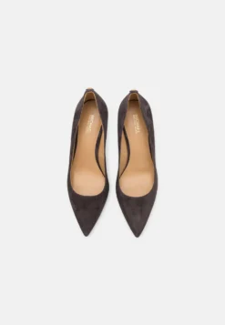 MICHAEL Michael Kors Alina - Klassieke Pumps - Chocolate 11 MICHAEL Michael Kors Alina - Klassieke Pumps - Chocolate -Damesschoenen 693e01bc7050429d9427202b41e250b9 scaled