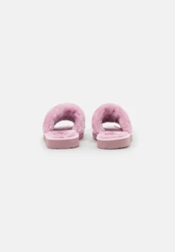 Even&Odd Disney Mickey Mouse - Pantoffels - Pink -Damesschoenen 6bf6475b9c194190b6d19332190dc209 scaled