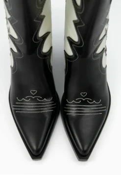 BERSHKA Heeled - Cowboy-/Bikerlaarzen - Black 12 BERSHKA Heeled - Cowboy-/Bikerlaarzen - Black -Damesschoenen 7862c0926b6d4259a9a5d94c23a07ce4 scaled