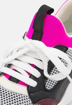 MOSCHINO Sneakers Laag - Fantasy Color -Damesschoenen 8d3a50f66c0d4d0eabf3f4b10250d561 scaled
