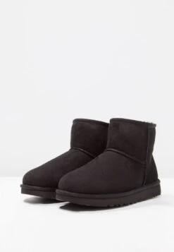 Ugg Classic Mini - Korte Laarzen - Black -Damesschoenen 8f5f1153b2b14ed8bbfe614ef767b60c