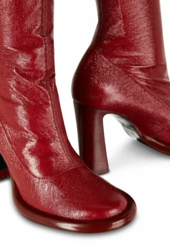 Patrizia Pepe 8Y0041 E032 - Laarzen Met Hoge Hak - Red Vynil -Damesschoenen 989806127c564d72ab030b080639f4ea scaled
