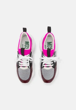 MOSCHINO Sneakers Laag - Fantasy Color -Damesschoenen a49b85376e0e4416867565c65d167325 scaled
