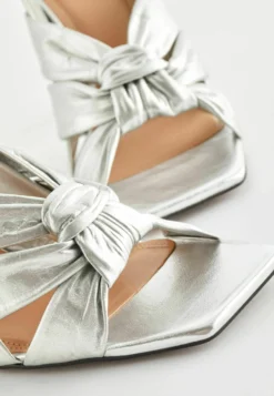 Next Signature Forever Comfort Twist Standard - Sandalen Met Hoge Hak - Silver -Damesschoenen a641f0f028594490b1d002e67713d976 scaled