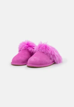 Ugg Scuff Sis - Pantoffels - Purple Ruby 8 Ugg Scuff Sis - Pantoffels - Purple Ruby -Damesschoenen a96e8c061a444edb9d70af9e0f202c24 scaled