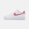 Nike Sportswear W Air Force 1 07 Ess Trnd - Sneakers Laag - White/Desert Berry
