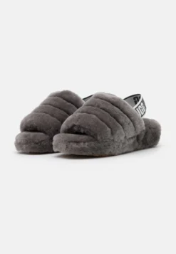 Ugg Fluff Yeah Slide - Pantoffels - Charcoal 8 Ugg Fluff Yeah Slide - Pantoffels - Charcoal -Damesschoenen b23e5a35b52344fb995a1a65273f7d9c scaled