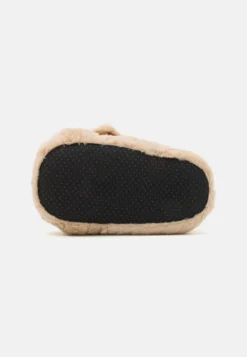 Grizzly Dog Slipper Unisex - Pantoffels - Beige -Damesschoenen be71c35c9e36495e90a929cde1795ff1 scaled