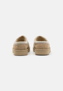 Ugg Tasman - Pantoffels - Mustard Seed/White -Damesschoenen c2f87fae95474bc597c678d01fed6684 scaled