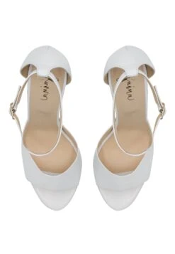 Faina Caspio - Sandalen - Creme 9 Faina Caspio - Sandalen - Creme -Damesschoenen c43371750c934410868e628548aabceb