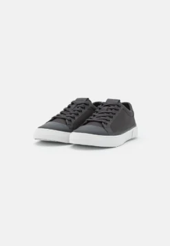 Calvin Klein Profile Lace Up Tech Sat - Sneakers Laag - Black 8 Calvin Klein Profile Lace Up Tech Sat - Sneakers Laag - Black -Damesschoenen cffe9705937e46ccbb098b918426f4b9 scaled