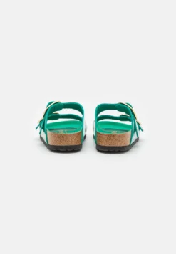 Birkenstock Arizona- Pantoffels - High Shine Green -Damesschoenen d7f14dae159b433299a2235daa12abb2 scaled