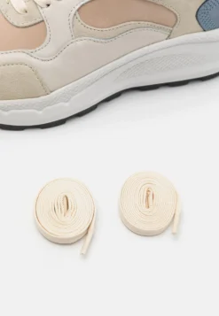 PAUL SMITH Womens Shoe Elowen - Sneakers Laag - Off White 11 PAUL SMITH Womens Shoe Elowen - Sneakers Laag - Off White -Damesschoenen d97dff5dfcfd4bbab5124fc797896d7e scaled