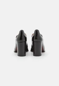 Chie Mihara Fedra - Hoge Hakken - Black 10 Chie Mihara Fedra - Hoge Hakken - Black -Damesschoenen e739edbfe83a47aeb03f536d0e06cf2c scaled