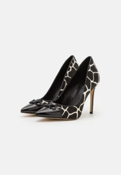 MICHAEL Michael Kors Parker- Klassieke Pumps - Black/Optic White -Damesschoenen f2fe2d9608984caf82b882b3caefaa7a scaled
