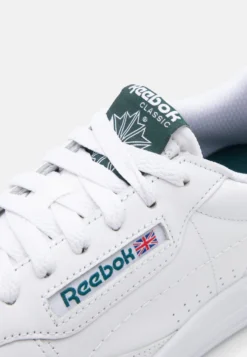Reebok Classic Court Peak Unisex - Sneakers Laag - Footwear White/Forest Green -Damesschoenen f4578e8eedc3428baddbea4affee8a08 scaled