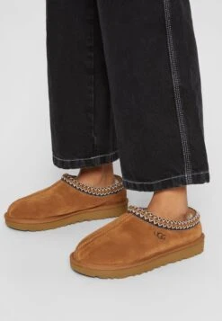 Ugg Tasman - Pantoffels - Chestnut 11 Ugg Tasman - Pantoffels - Chestnut -Damesschoenen f4a2726f953e43e18a88a005f4888e14
