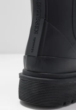 ILSE JACOBSEN Regenlaarzen - Black 9 ILSE JACOBSEN Regenlaarzen - Black -Damesschoenen f4eca9f9e3ae49b2a9a2cdc0172824d9 scaled