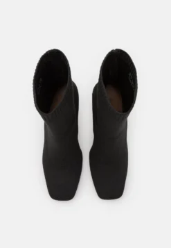 Call It Spring Vegan Monica - Enkellaarsjes Met Hoge Hak - Black 11 Call It Spring Vegan Monica - Enkellaarsjes Met Hoge Hak - Black -Damesschoenen f6962fc1bc4643bf8dfc2b27e6e611a0 scaled