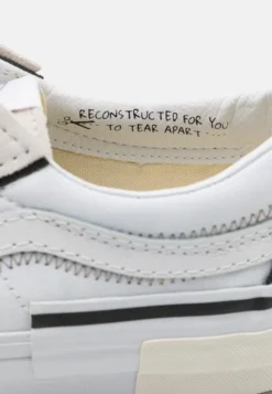 Vans Sk8-Low Reconstruct Unisex - Sneakers Laag - True White -Damesschoenen f80b16b4c5464435a4614703d42cabbf scaled