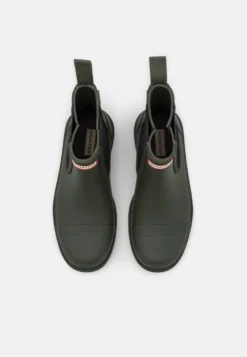 Hunter ORIGINAL Womens Commando Chelsea Boot Vegan - Regenlaarzen - Dark Olive 11 Hunter ORIGINAL Womens Commando Chelsea Boot Vegan - Regenlaarzen - Dark Olive -Damesschoenen faa41d330635487eb1a6ddf837de9dd1 scaled