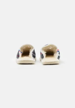 Chalet Chausson Check Unisex - Pantoffels - Gris 8 Chalet Chausson Check Unisex - Pantoffels - Gris -Damesschoenen ff417885c26d4d9bac58c761c7b2b7e9 scaled