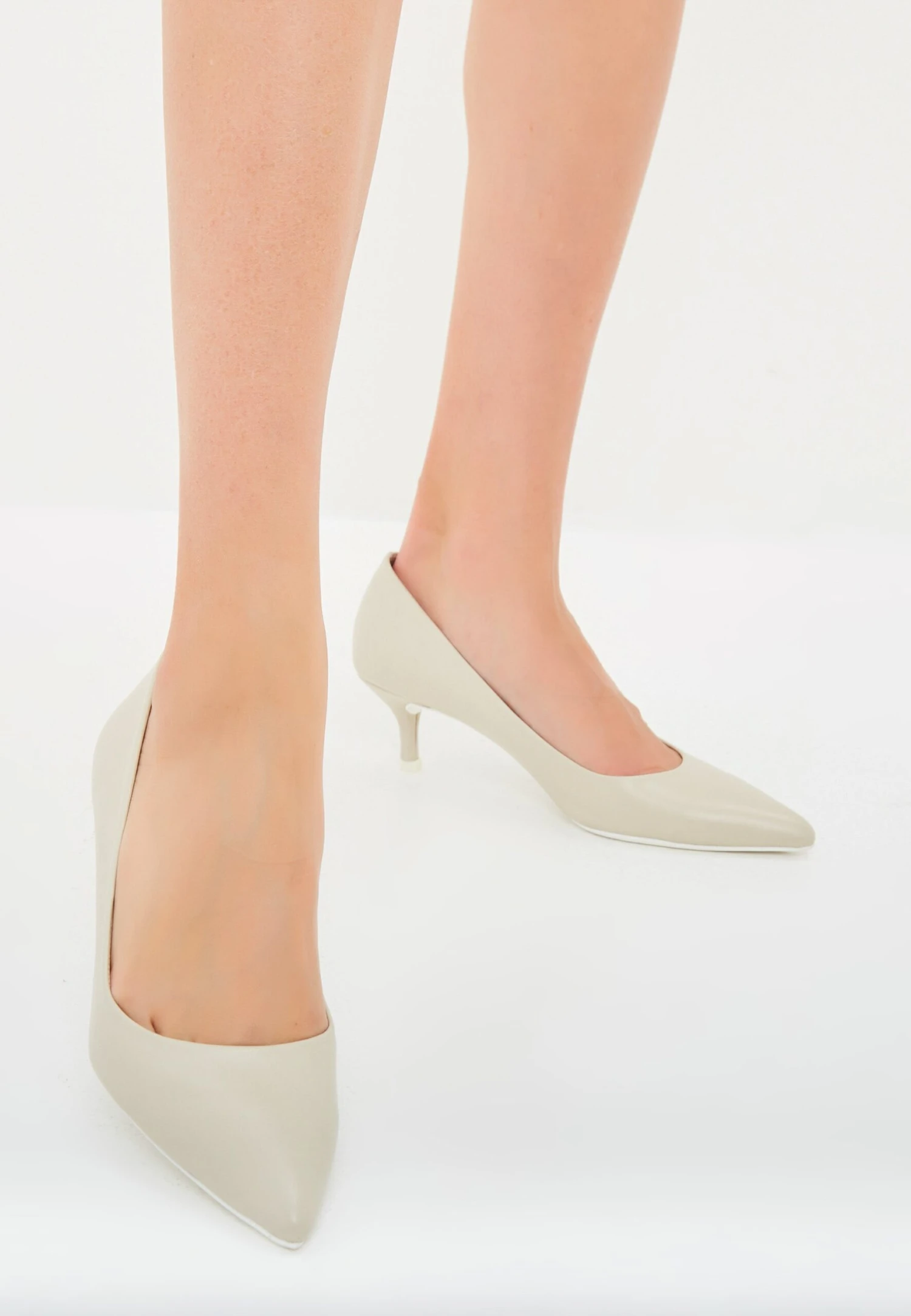 Klassieke Pumps - Ivory 3 Klassieke Pumps - Ivory - Afbeelding 3